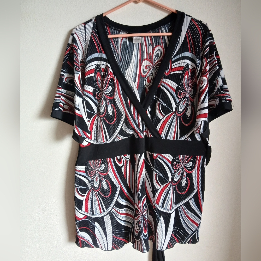 Vision Apparel Black White Red Womens pleated 3X Short Sleeves top